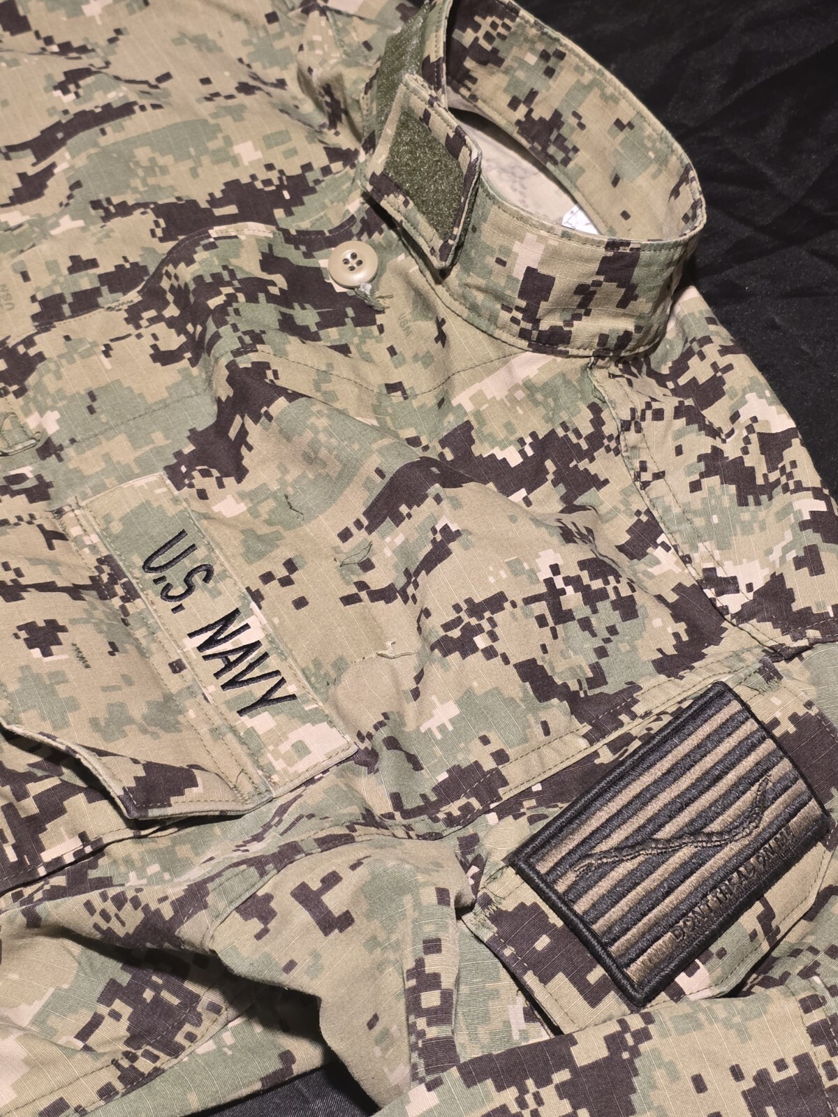 MEDIUM U.S. NAVY PATCHED MILITARY UNIFORM
