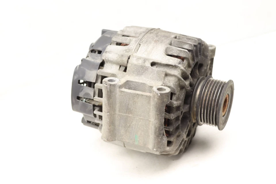 AUDI TTS QUATTRO 2011-2015 - Alternador/generador (140 AMP) 06H903017E Foto 4 de 4