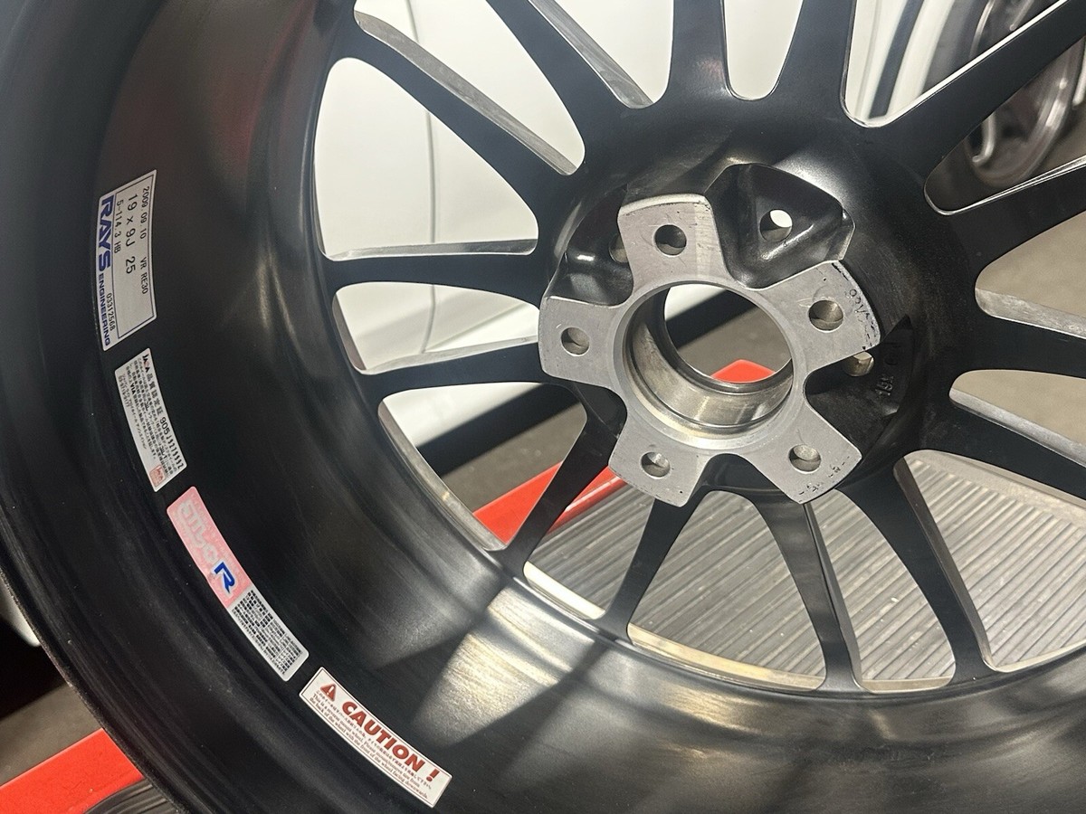 Rays Volk Racing RE30 19x9 5x114.3 - +25 offset - Single Wheel