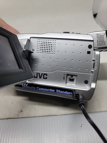 JVC GR-DVL120U Mini DV Camcorder (NOT FULLY TESTED READ DESCRIPTION) - Picture 11 of 17