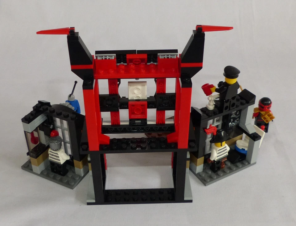 LEGO Ninjago 70591 Kryptarium Prison Breakout, Foto 2 von 4