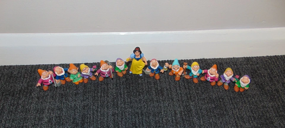 Винтажная фигурка Disney Snow White & the 7 Dwarfs Bullyland игрушка Bully Land высота 2 дюйма - Изображение 4 из 4