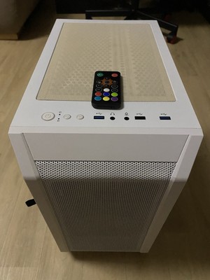 PC Gehäuse mit 2 RGB Lüfter Fernbedienung 