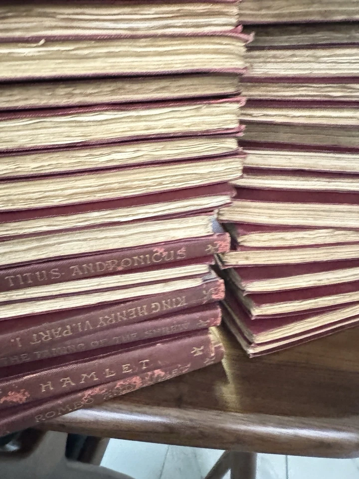 1899-1910 CAMBRIDGE EDITION EDINBURGH, G.B. THE TEMPLE SHAKESPEARE  39 40 BOOKS - Image 4 of 4