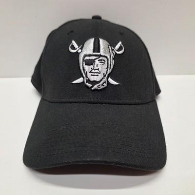 Las Vegas Raiders No Shield Pirate Head New Era 39Thirty Medium/Large Fitted