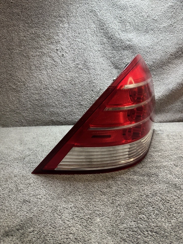 Conjunto de lámpara de luz trasera LED para conductor izquierdo Mercury Montego 2005 2006 2007 OEM Foto 3 de 4