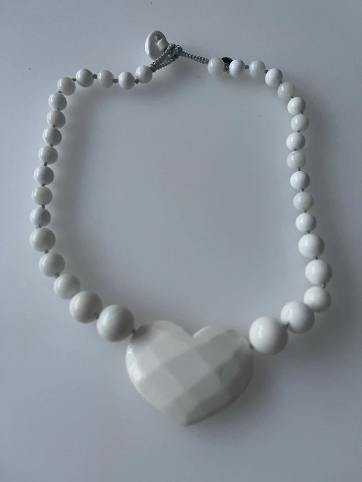 Hermoso collar Desinger grueso de piedras preciosas blancas de Lola Rose de segunda mano Foto 2 de 4
