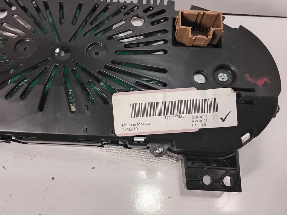 Jeep Wrangler 2019 velocímetro calibre panel pantalla de visualización OEM Foto 3 de 4