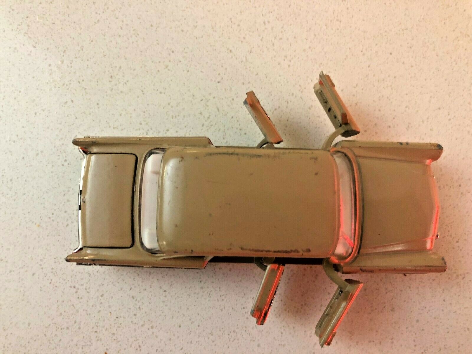 1:43 VINTAGE SOVIET RUSSIAN USSR RARE GAZ-13 CHAIKA BEIGE LIMO