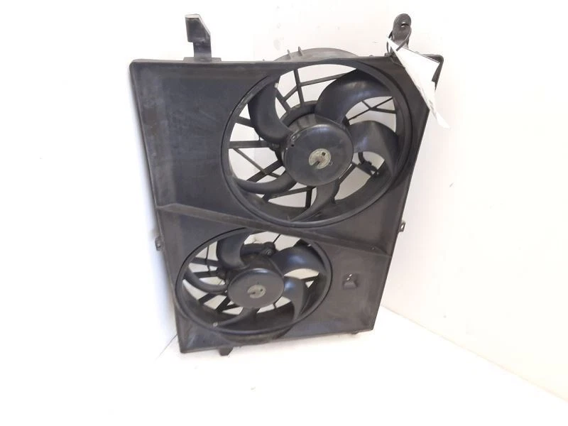 Radiator Cooling Fan Assembly 2009-2017 Chevrolet Traverse OEM 23434158 - Image 2 of 4