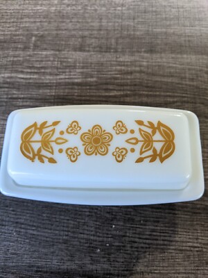 PYREX VINTAGE BUTTERFLY GOLD MILK GLASS BUTTER DISH WITH LID FREE USA SHIPPING