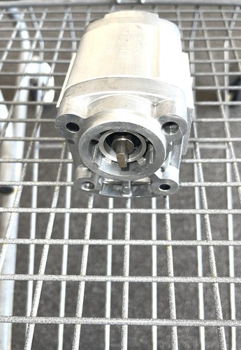 Hydraulic Gear Pump 147662 For Skyjack Scissor Lift SJlll3220 SJ1114632 4.3CC... - Picture 2 of 12