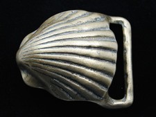 RD09143 VINTAGE 1970s  SEA SHELL  ART SOLID BRASS BELT BUCKLE