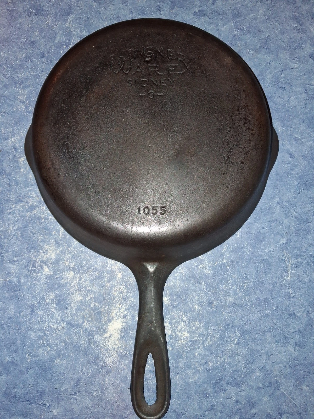 Marked Wagner Ware Sidney -O- with pattern number 1055 Nice&Clean!
Opens in a new window or tab
