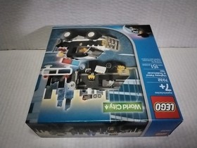 LEGO 7032 World City Police and Rescue Police 4WD and Undercover Van - Factory s