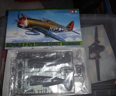 Tamiya 1:48 Republic P-47D Thunderbolt ''Razorback'' 61086 *Sealed Bags*