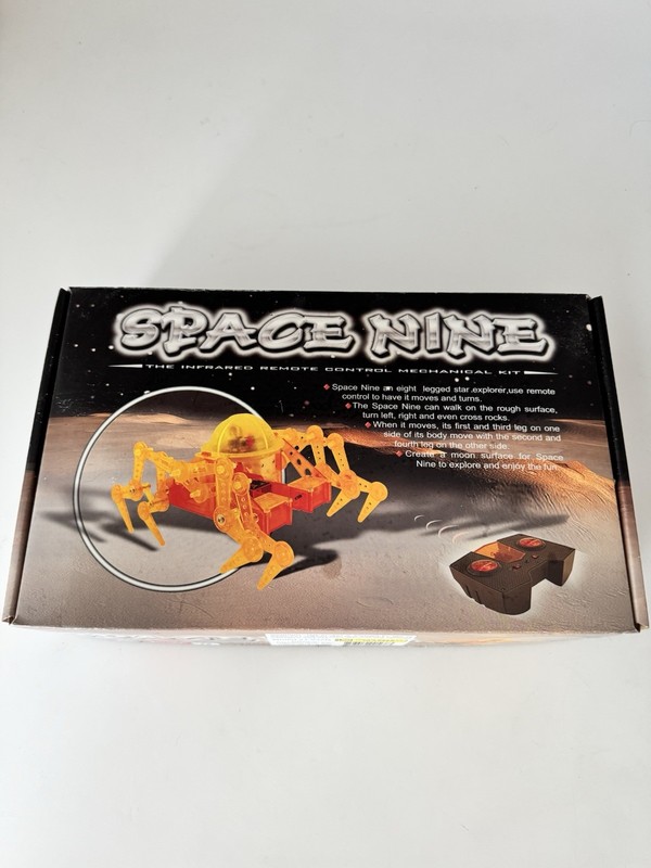 21-532N Space Nine 16 Function Remote Control Robot Kit (non solder)
