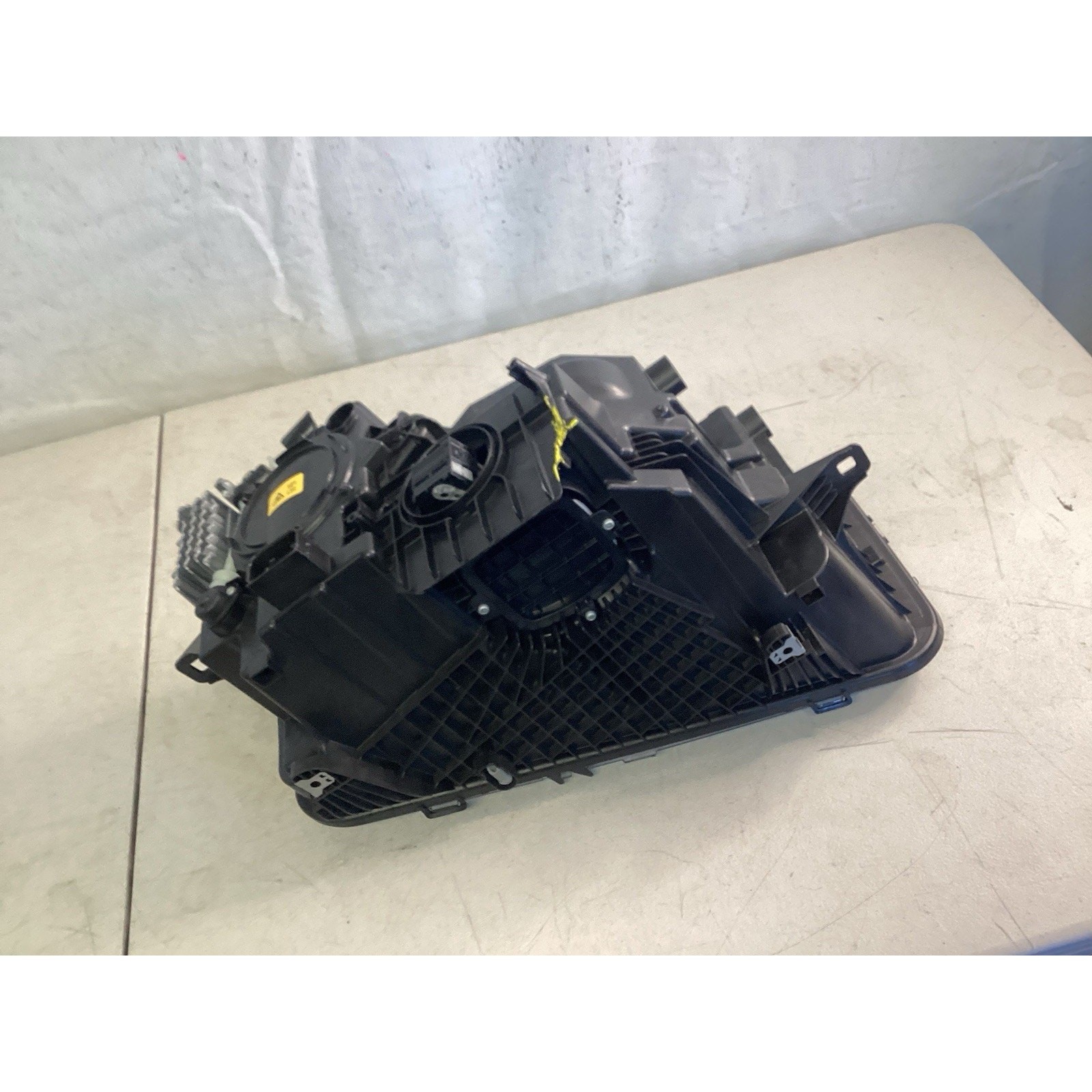 2019-2020-2021-2022-2023 ROLLS ROYCE CULLINAN HEADLIGHT LEFTSIDE LH USED OEM