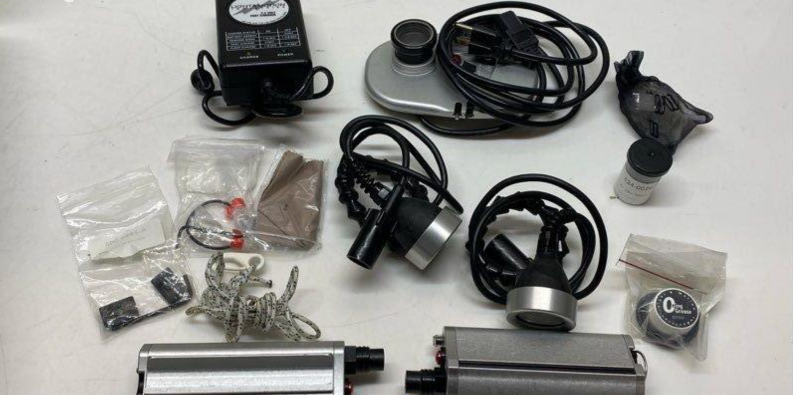 MAKO PC110 Light & Motion Monitor and Accessories in Case For Sony Handy Cam