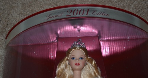 Muñeca Barbie 2001 edición especial celebración navideña - nueva sellada sin precio base - Imagen 4 de 6