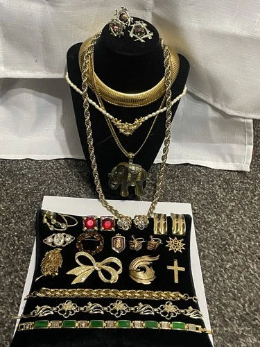 Vintage Gold Tone Jewelry Lot 22pc/12 Signed~Krementz AK 925 Avon Trifari+++