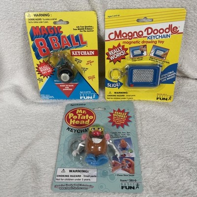 3 x Basic Fun Schlüsselanhänger Magic 8 Ball Magna Doodle Mr Potato Head 1994 Neu in OVP