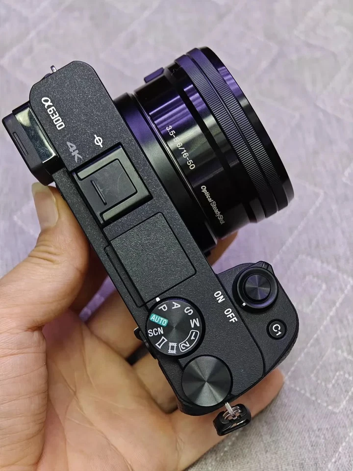 Cámara digital Sony Alpha A6300 pantalla abatible sin espejo con 16-50 mm F3,5-5,6 Len Foto 2 de 4