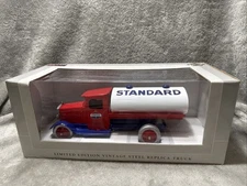 Speccast Standard Oil Tanker Truck Vintage Steel Replica Series Metal 10.5”