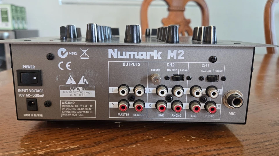 Numark M2 - Mezclador de arañazos DJ de 2 canales, sin probar, sin fuente de alimentación Foto 2 de 3