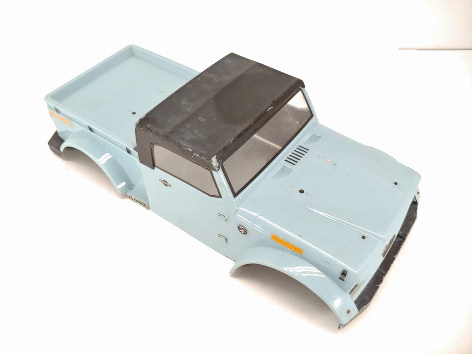 Axial SCX10 UPGRADED 1/10 4x4 RC Crawler ARTR w/ Nukizer Z15 Body UPGRADED - Image 3 of 4