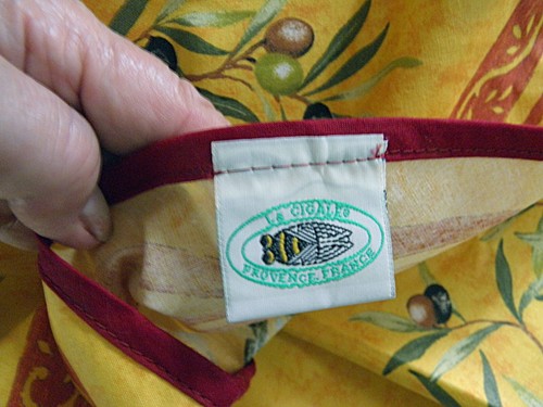 La Cigale Yellow/red 100% Cotton Tablecloth 68" round - Picture 2 of 5