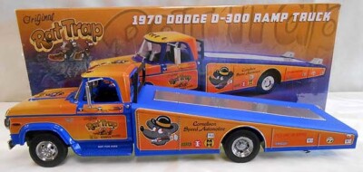 DODGE 1970 D-300 RAMP TRUCK RAT TRAP 1/18 ACME