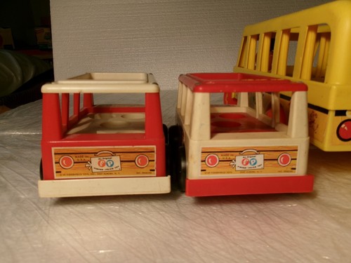 Lot 4 Vintage Fisher Price Toys School Bus Mini Bus Pull A Long Lacing Shoe - Picture 13 of 15