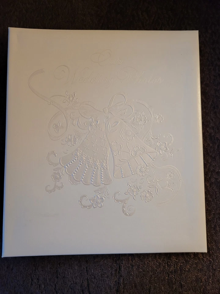 Nuevo con caja sello nuestras fotos de boda recuerdo álbum campanas blanco WCA 3041 EE. UU. Foto 2 de 4