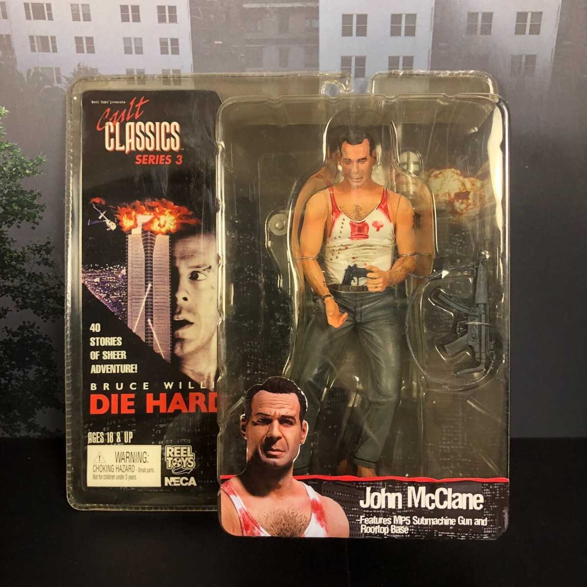 NECA - DIE HARD JOHN McCLANE ( CULT CLASSICS 3 ) 7