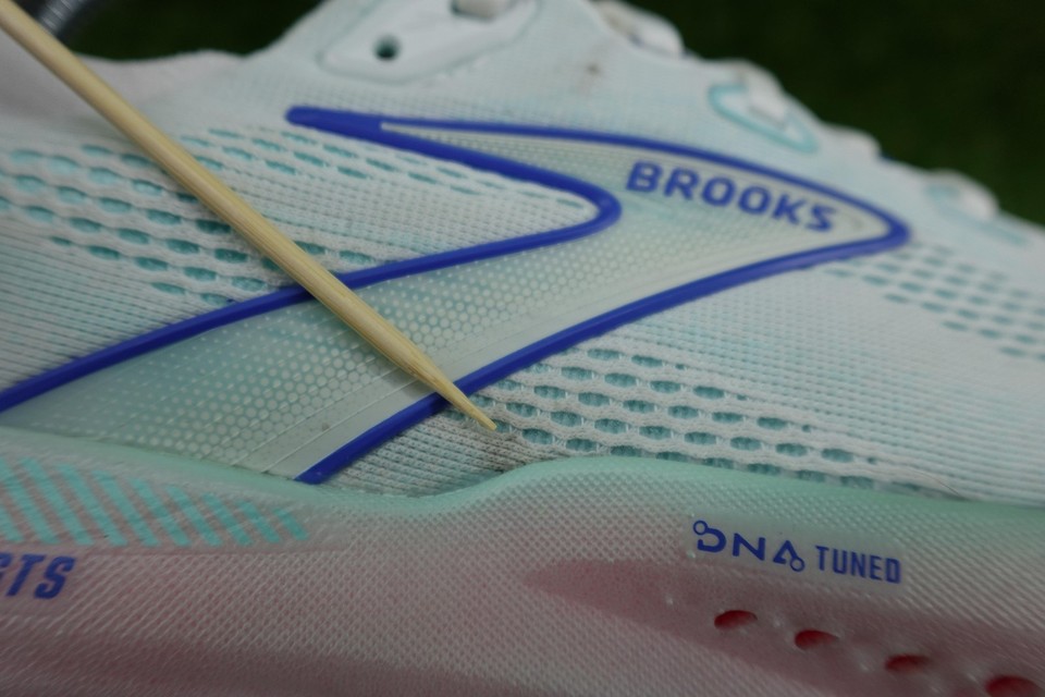 Brooks Glycerin GTS 22 Shoes Womens Size 8.5 White Limpet Shell Amparo ...