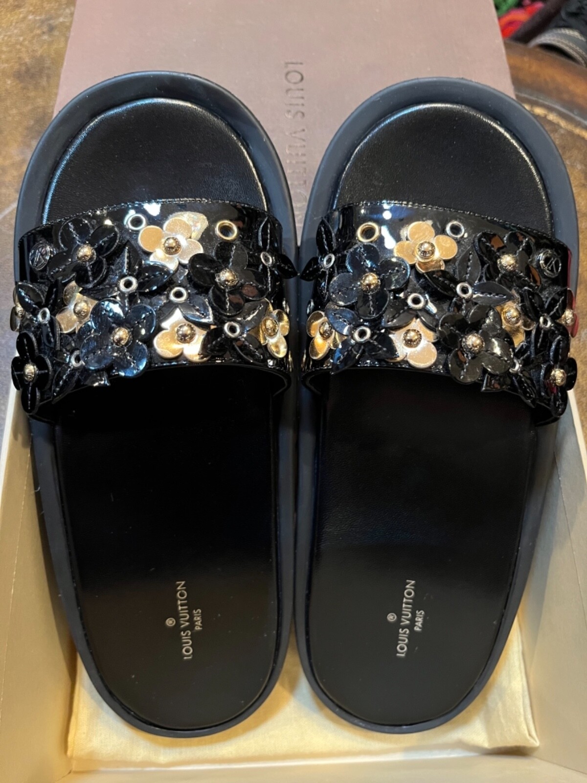 Authentic LOUIS VUITTON Patent Leather Flower Sunbath Sandals Slides sz  7-DEAL!! | eBay