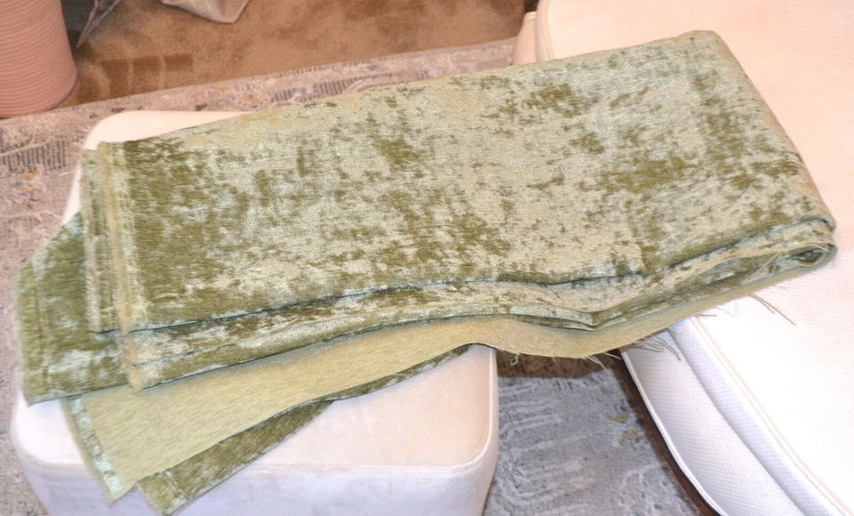 Robert Allen Green Crushed Velvet 2.5 yds Remnant - Image 2 of 4