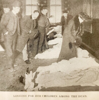 1904 Looking For Children Victims Chicago Iroquois Theater Fire Disaster DWNN5