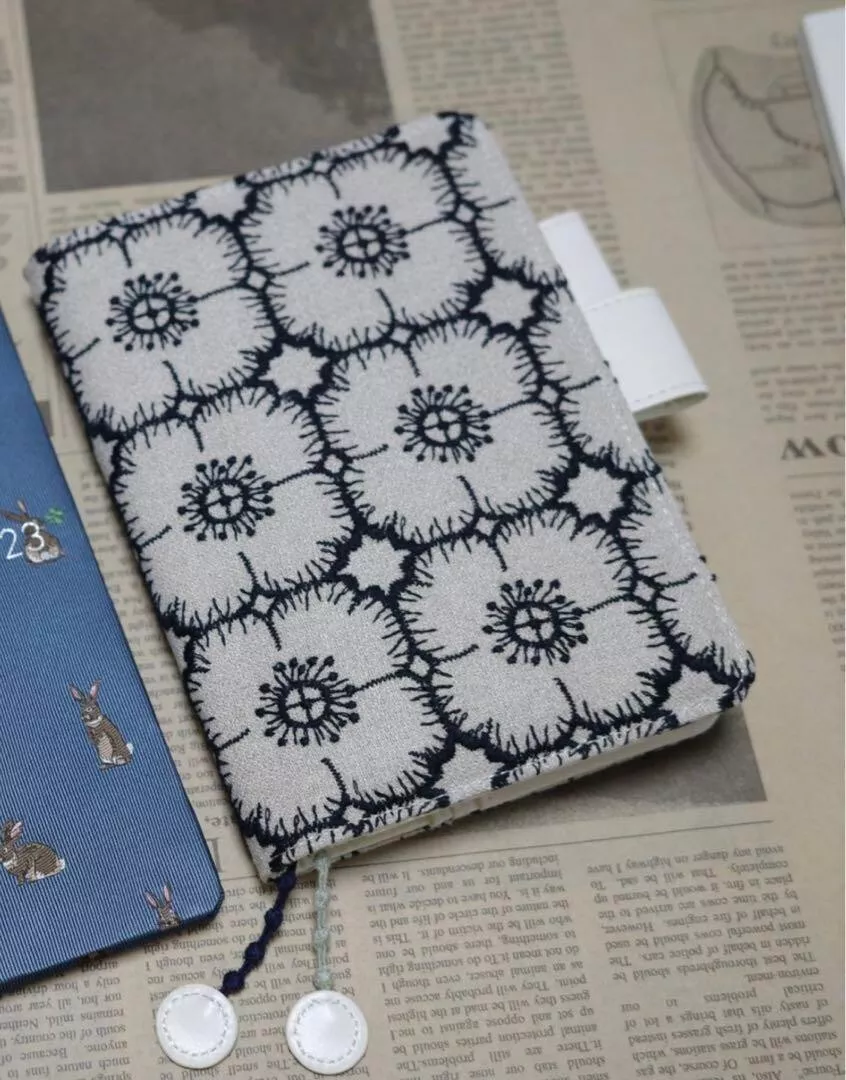 Hobonichi Techo Notebook Cover Mina Perhonen Anemone Beige Cousin A5-Size 2023