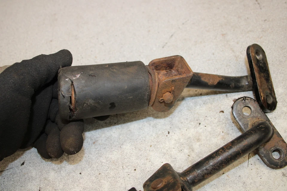 Kawasaki G4TR 1974 Trail Boss reposapiés delanteros clavijas escalones S7-3593.Xn Foto 3 de 4