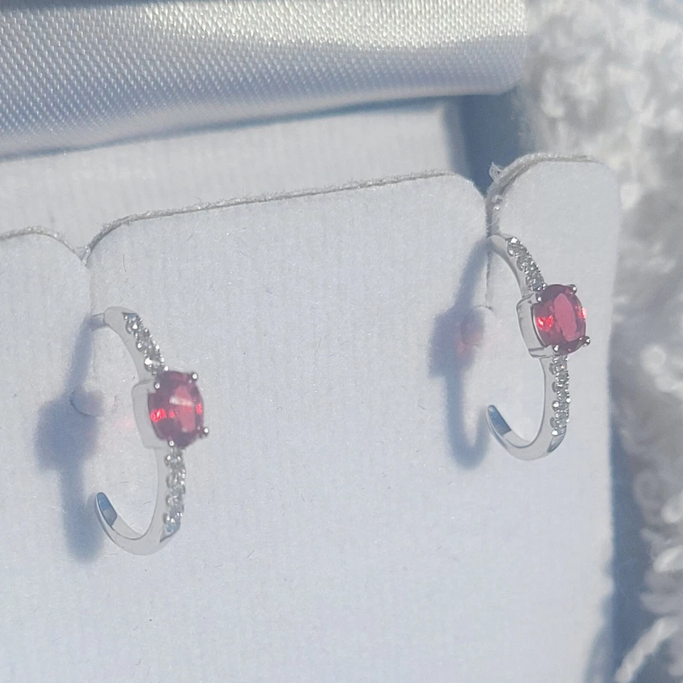 PIGEON BLOOD RUBIES-Natural Unheated Ruby 0.55 & Real Diamond Stud earrings-GIA - Image 4 of 4