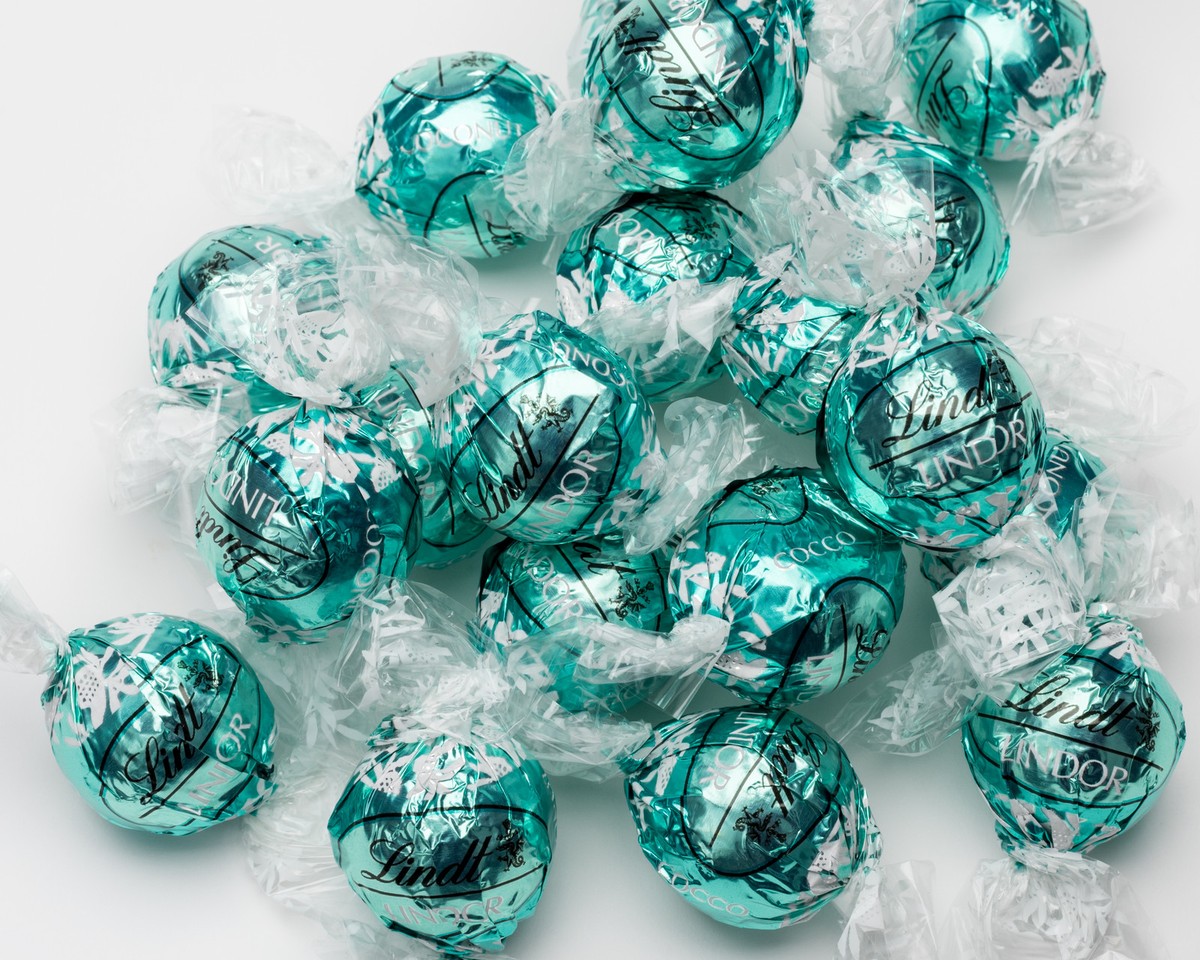 Lindt Lindor COCONUT MILK CHOCOLATE TRUFFLES Wedding christmas