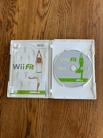 Wii Fit (Nintendo Wii Video Game, 2008) Complete With Manual Free Shipping
