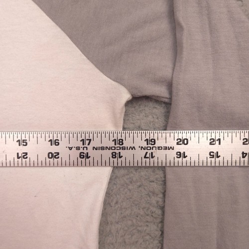 The North Face Womens Long Sleeve Raglan Shirt Medium Gray White Graphic SUV Tee - Picture 5 of 9