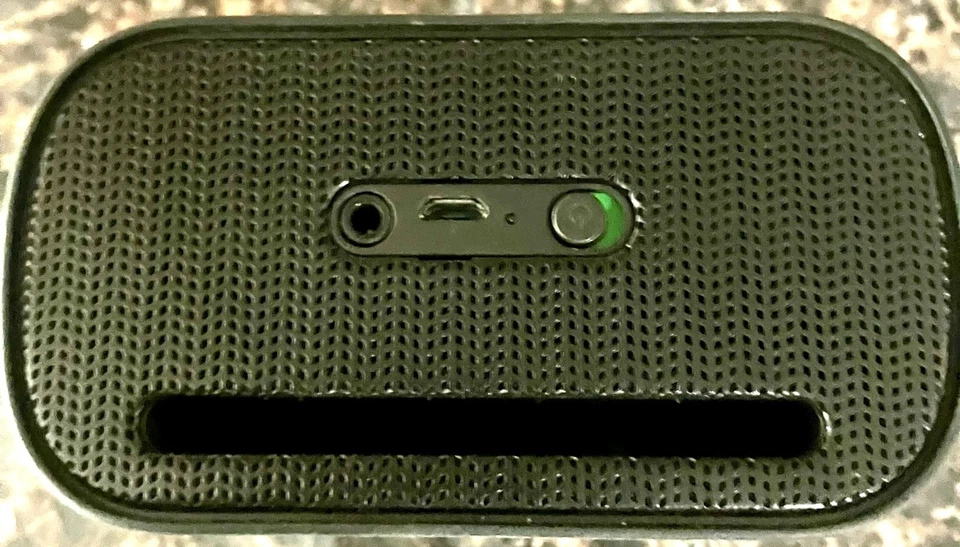 Altavoz Bluetooth Inalámbrico UE Mini Boom - Negro - PROBADO - con Cable de Carga Foto 3 de 4