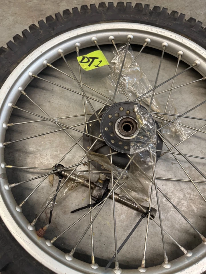 Yamaha DT-1 175 1977 OEM llanta delantera neumático Foto 3 de 3