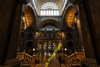 Photo SNCB Belgian Railway 6x4 architecture Antwerpen Central c2023 P4