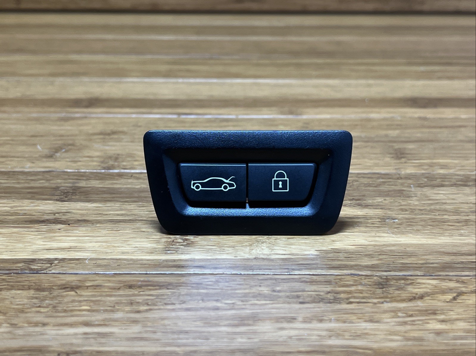 2017-2023 Rolls Royce Dawn RR6 Rear Trunk Lid Close Lock Button Switch OEM PH