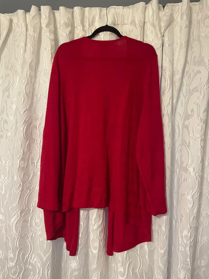 Cárdigan delantero abierto Liz Me 2x Plus, rojo Foto 2 de 3